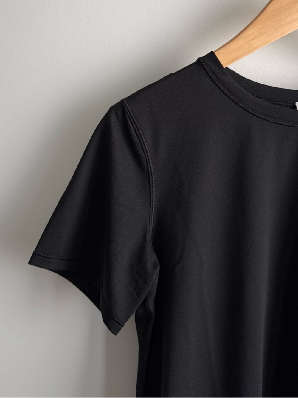 lululemon high neck running & training t-shirt - Picture 4 of 15